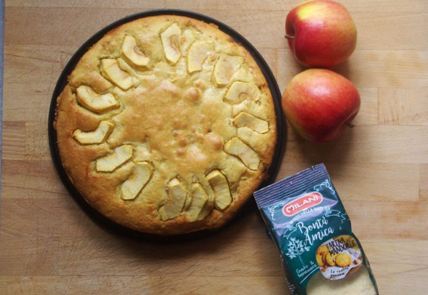 Torta di mele con farina di mandorle senza lattosio