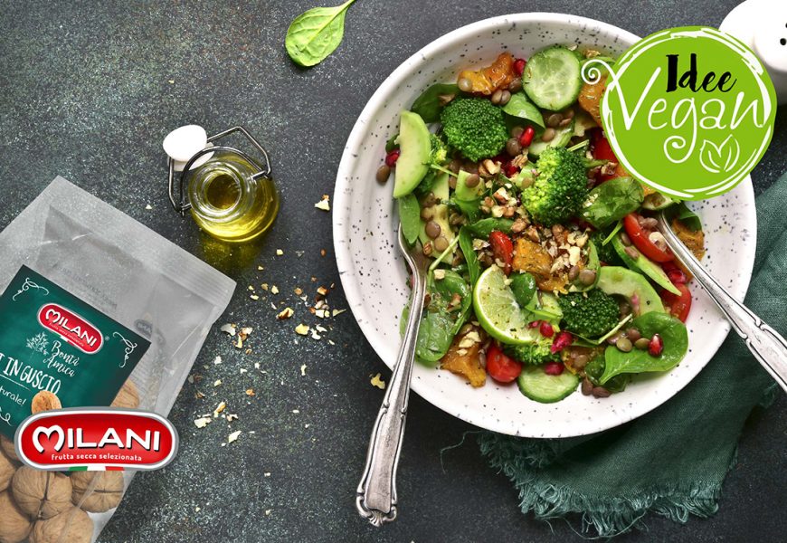 Insalata con avocado e noci