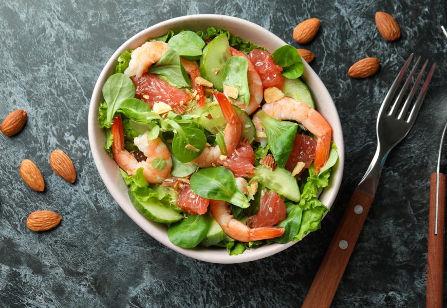 Insalata gamberi e mandorle