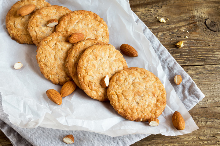 Biscotti con mandorle e cioccolato